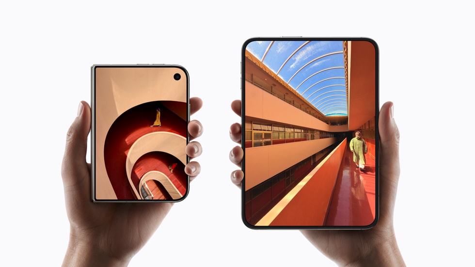 Apple iPhone Duo în poziție deschisă și compactă