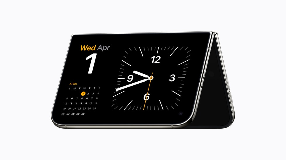 iPhone Duo poziționat sub un unghi în modul pliabil