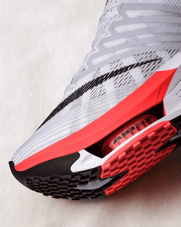 Lansare Nike Hybrid
