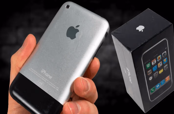 Эволюция iPhone за 19 лет: от отсутствия 3G до мобильного ИИ