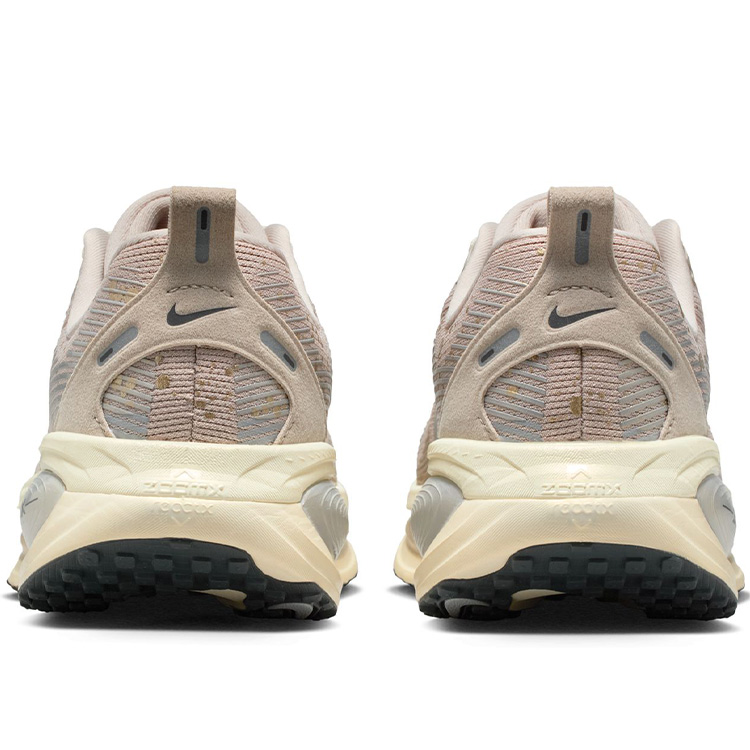 Incaltaminte Sport Nike VOMERO 18 photo 8