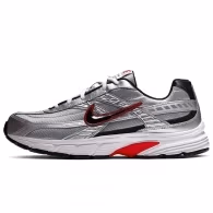 Кроссовки Nike INITIATOR