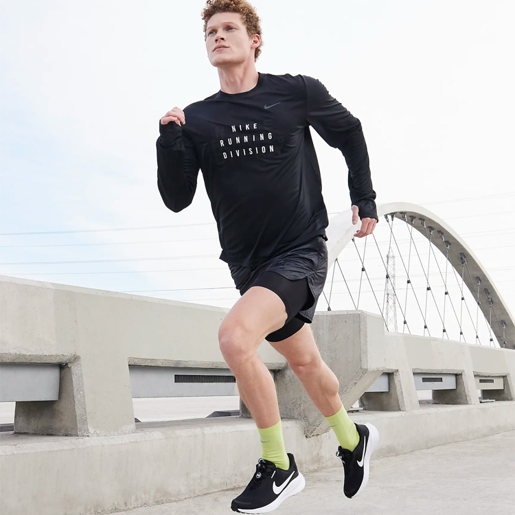 Кроссовки Nike REVOLUTION 7 EASYON / Мужской / 42 / Черный photo 5