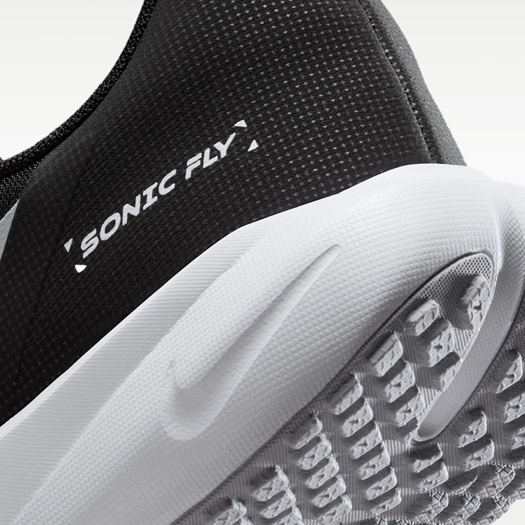 Кроссовки Nike SONIC FLY (GS) / Мужской / 40 / Черный photo 3