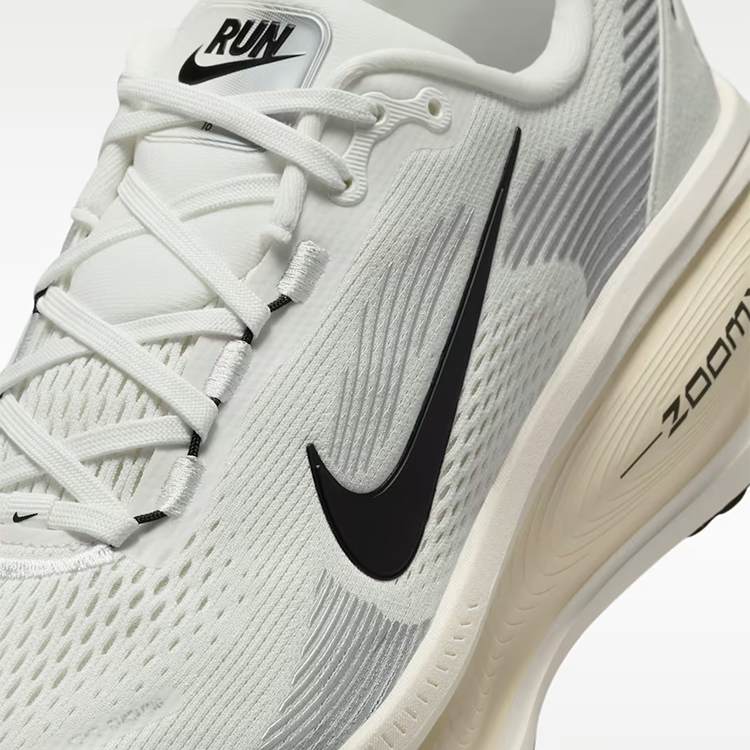 Incaltaminte Sport Nike VOMERO 18 photo 10