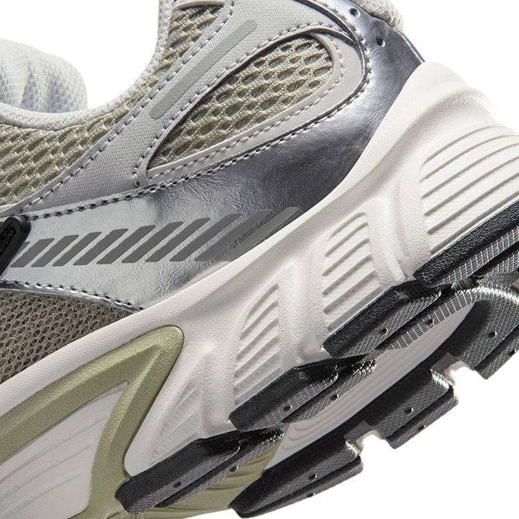 Кроссовки Nike V5 RNR photo 2