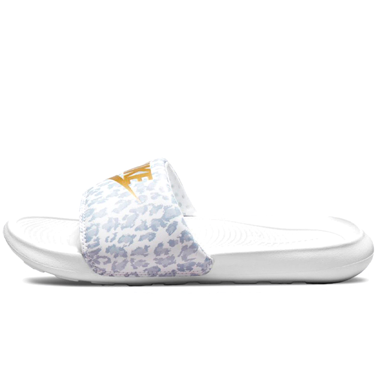 Slapi Nike W VICTORI ONE SLIDE PRINT photo Slapi Nike W VICTORI ONE SLIDE PRINT photo