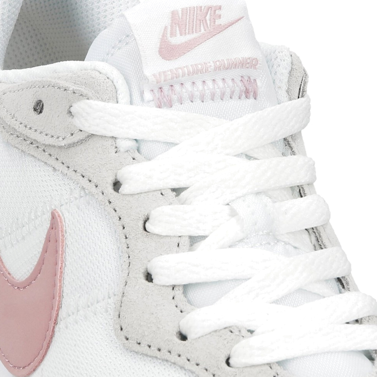 Кроссовки Nike VENTURE RUNNER / Женский / 36.5 / Белый photo 4