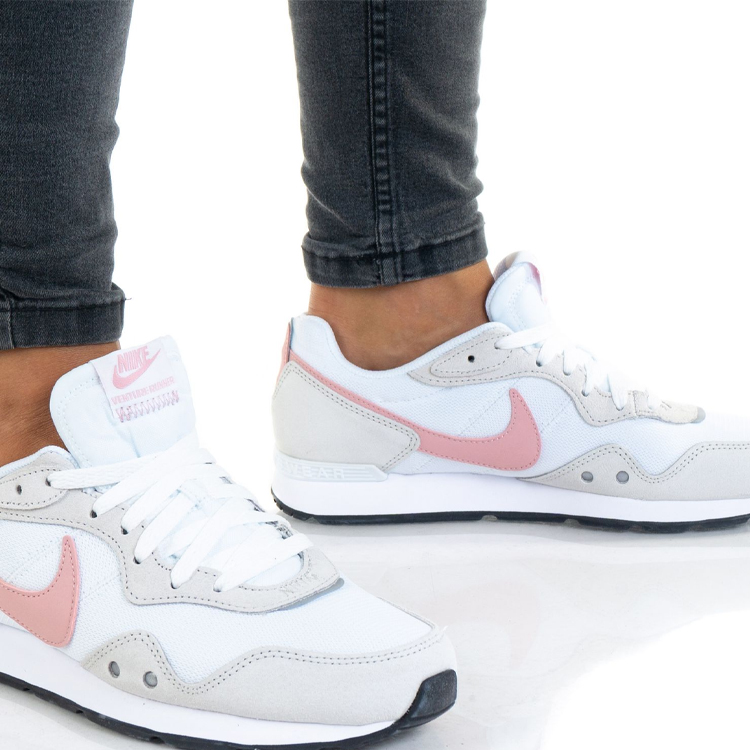 Кроссовки Nike VENTURE RUNNER / Женский / 36.5 / Белый photo 5