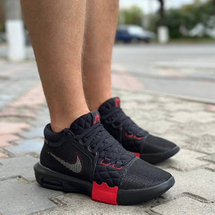Кроссовки Nike LEBRON WITNESS VIII / Мужской / 44.5 / Черный photo 3