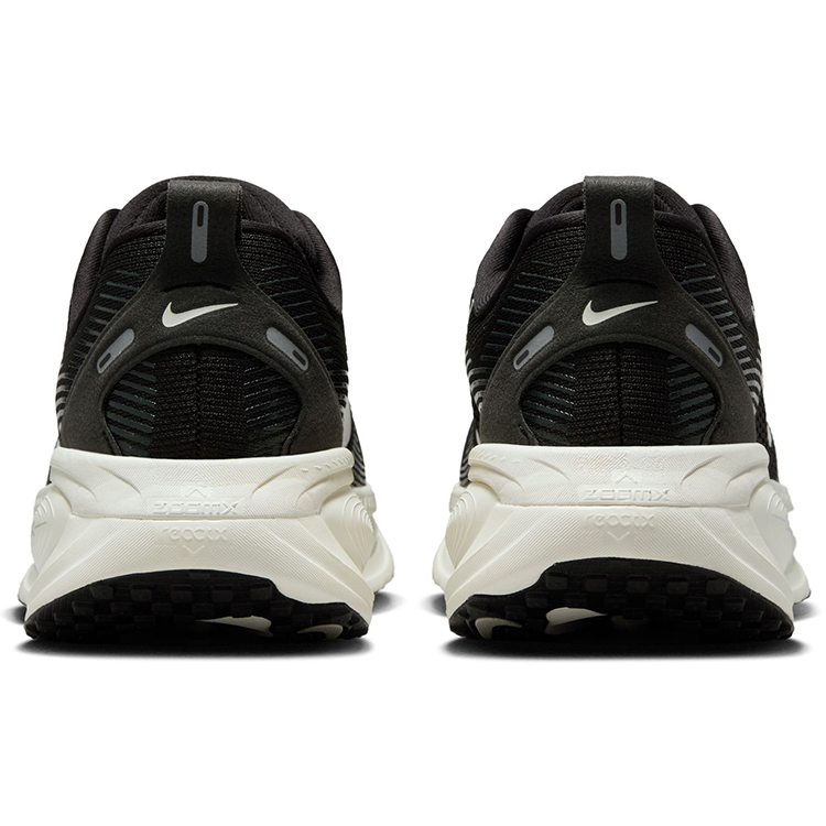 Кроссовки Nike VOMERO 18 photo 2