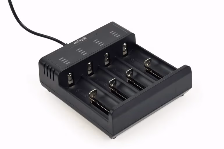 Incarcator rapid de baterii Ni-MH + Li-ion EnerGenie BC-USB-02