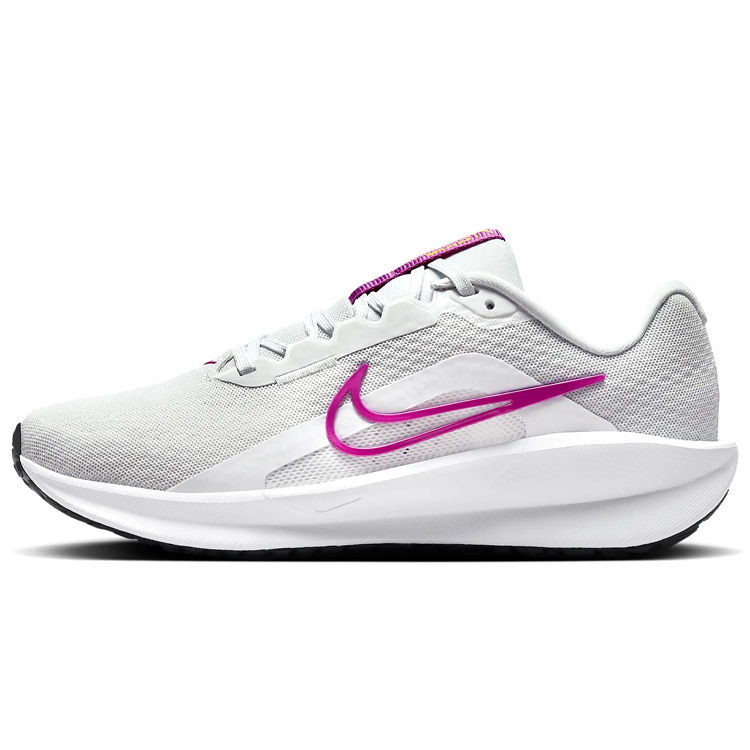 Кроссовки Nike W DOWNSHIFTER 13 photo Кроссовки Nike W DOWNSHIFTER 13 photo