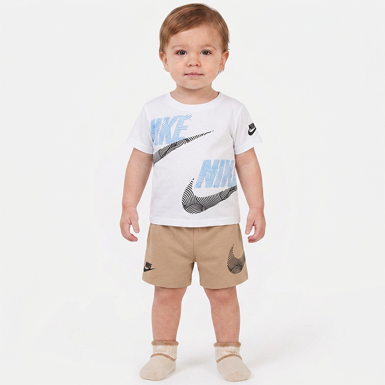 Набор футболка + шорты Nike RELAXED SET