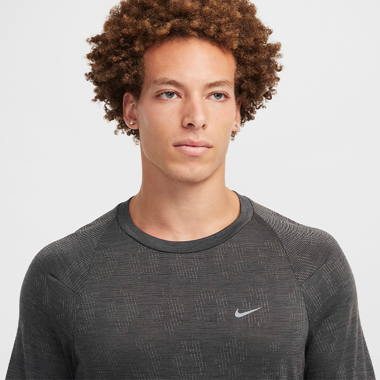 Мужская Толстовка Nike M NK TFADV RUN DIV LS TOP S Серый photo 2