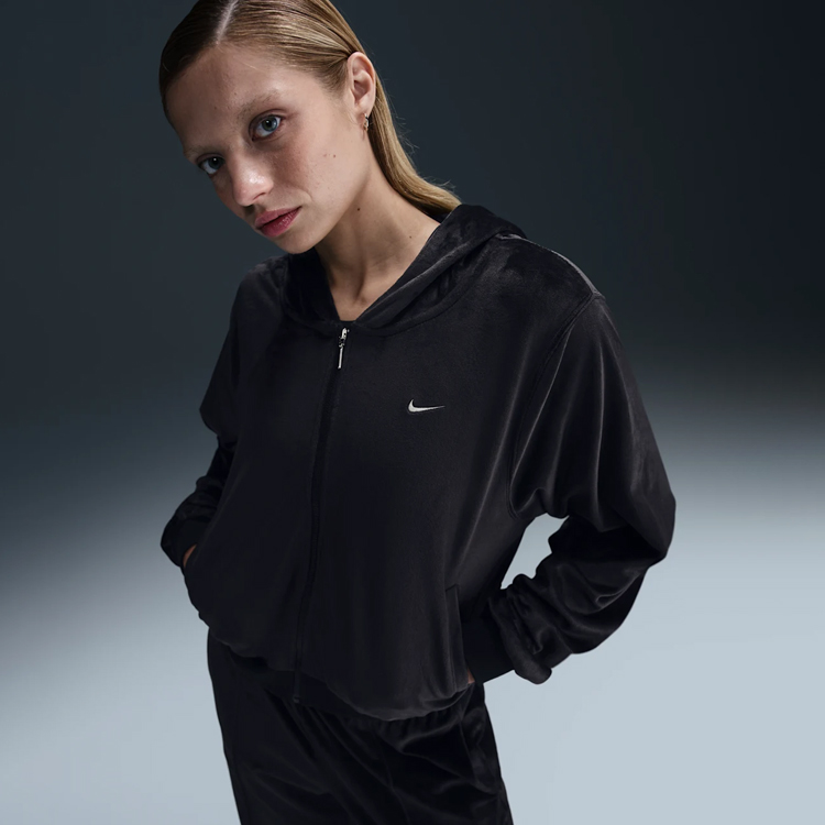 Толстовка Nike Chill Knit Velour