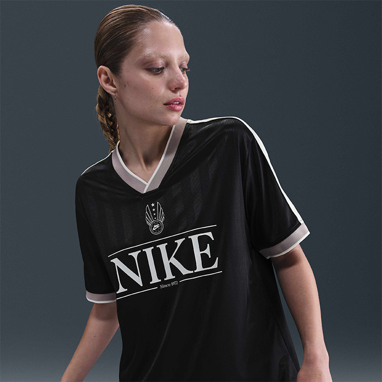 Tricou Nike W NSW V NECK JERSEY S Negru Femei photo 5