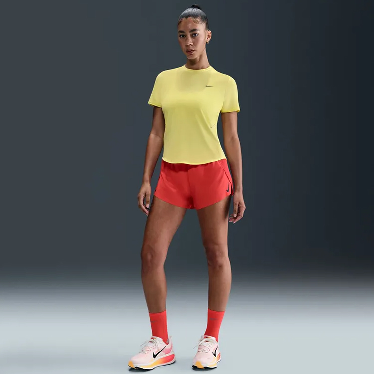 Tricou Nike W NK SWIFT DF SS TOP M Galben Femei photo 3