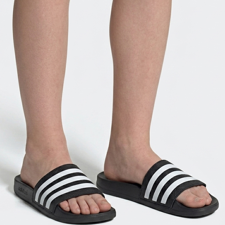 Slapi Adidas Adilette Comfort photo 4