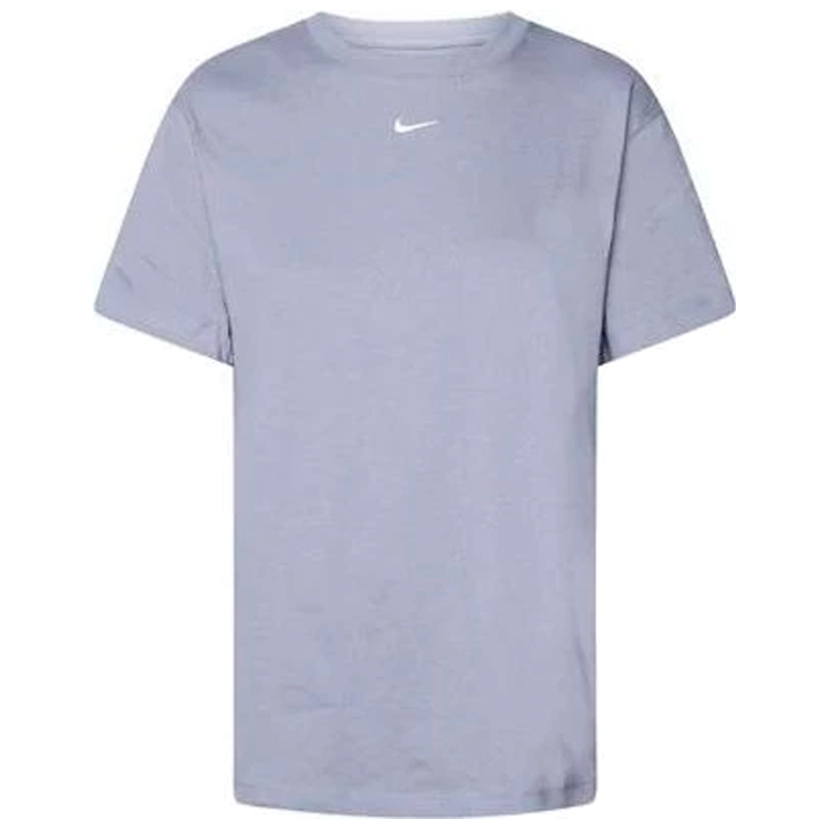 Футболка Nike W NSW ESSNTL TEE BF LBR photo Футболка Nike W NSW ESSNTL TEE BF LBR photo