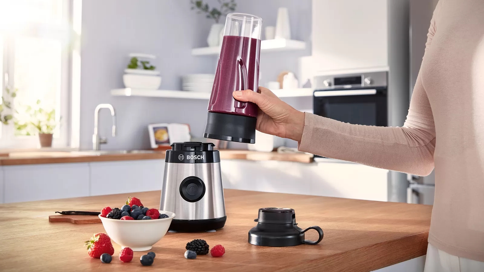 Blender pentru smoothie Stationar Bosch MMB2111M Negru cu inox / Da viteze / 650 ml photo 4