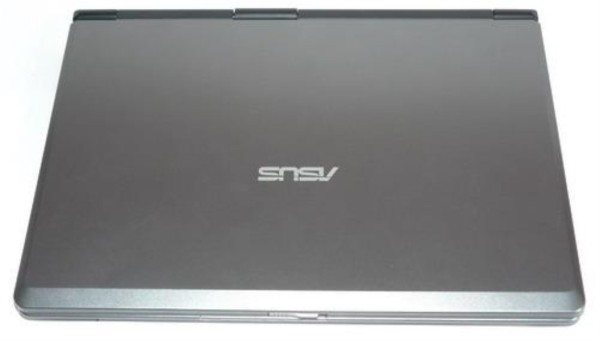 Ноутбук Asus Vivobook 15 X51RL 15.4” / 2 ГБ / 160 ГБ / Celeron / Radeon Xpress 1100 / Серебристый photo 2