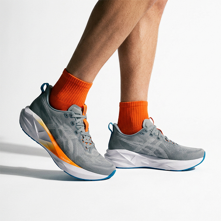 Кроссовки Asics NOVABLAST 5 photo 6