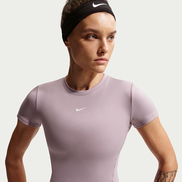 Футболка Nike One Fitted photo 5