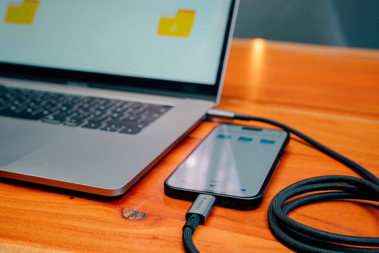 Кабель USB-C - USB-C Verbatim Sync & Charge USB4.0 /  Thunderbolt 4 / 240W / 40 Гбит/с /  1.2 m photo 3
