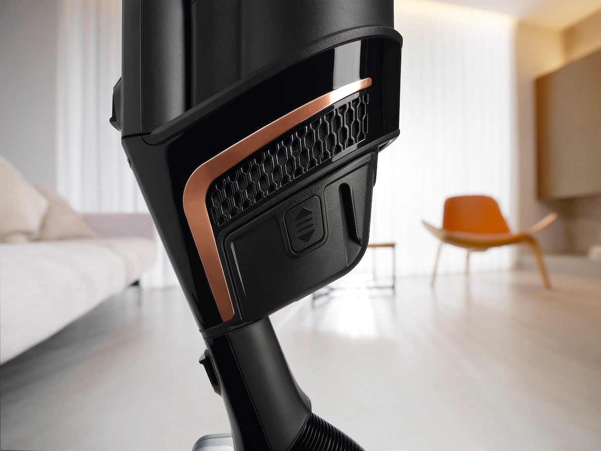 Аккумуляторный пылесос Miele SOML030 / 272Вт / Черный с красным photo 7