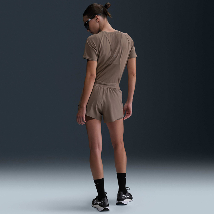 Sorti Nike W NK SWIFT DF MR 2N1 SHRT / Femei / XS / Maro photo 3