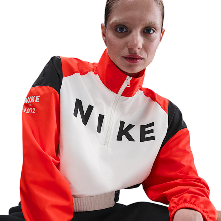 Jacheta Nike W NSW CLSSC WVN REMIX LTWT PO XS Bej Femei photo 2