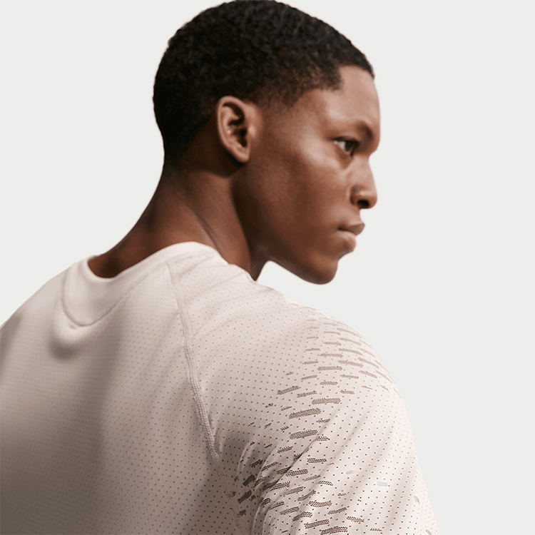 Футболка Nike Stride Plus Dri-FIT photo 6