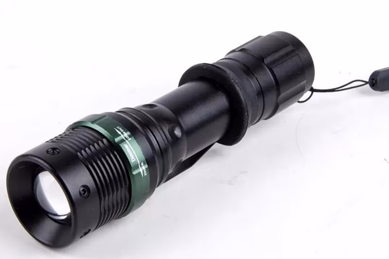 Стандартный фонарь Ultraflash  E142