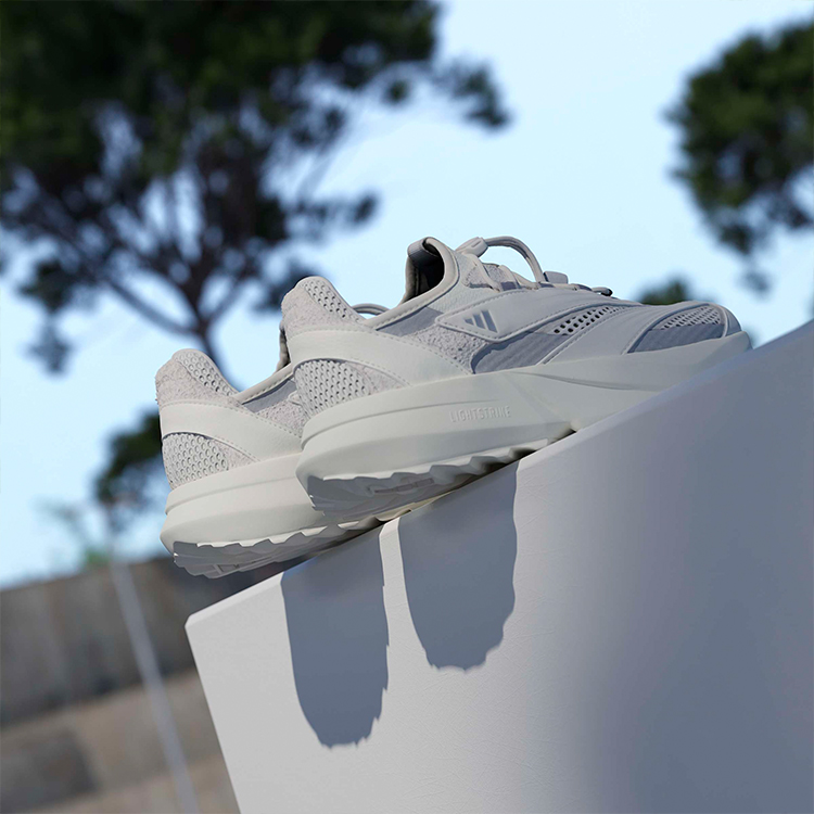 Incaltaminte Sport Adidas LIGHTBLAZE photo 4