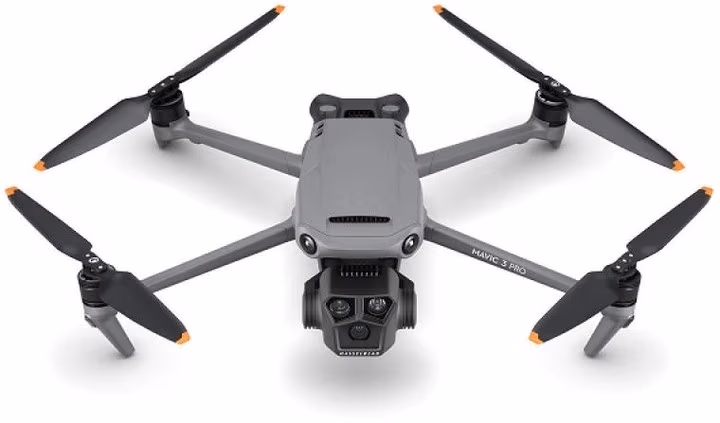 (957092) DJI Mavic 3 Pro FMC+Controller 5.5" - Portable Drone,DJI RC 5.5",48MP 4K/60fps 70mm eq.,20MP 5.1K/50fps 24mm eq.,12MP 4K/60fps 166mm eq. cams,f/2.8–f/11,max.6000m height/28km flight dist./75.6kmph speed,flight 43min,Bat5000mAh,958g (3 batteries,6 