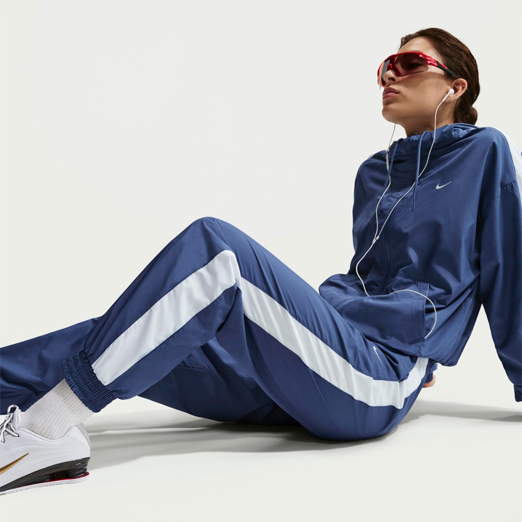 Брюки Nike Sportswear Classic Wovens photo 3