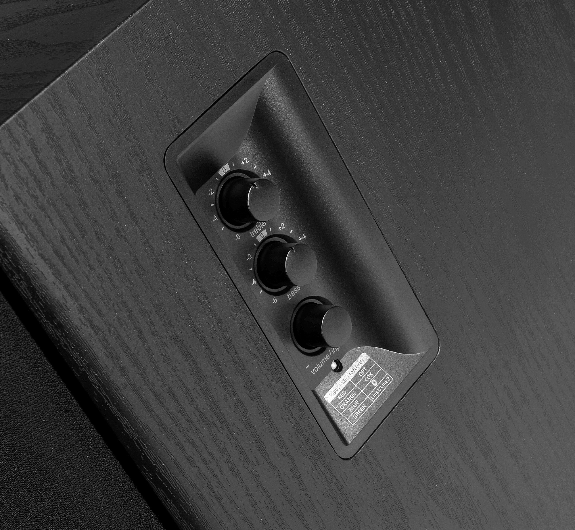 Edifier R2750DB (Bluetooth) Black, 2.0/ 136W (2x68W) RMS, Three-amping, Hi-Fi, Audio in: Bluetooth, two digital (Optical, Coaxial) & two analog (RCA), remote control, wooden, (6.5”+4”+3/4”) photo 3