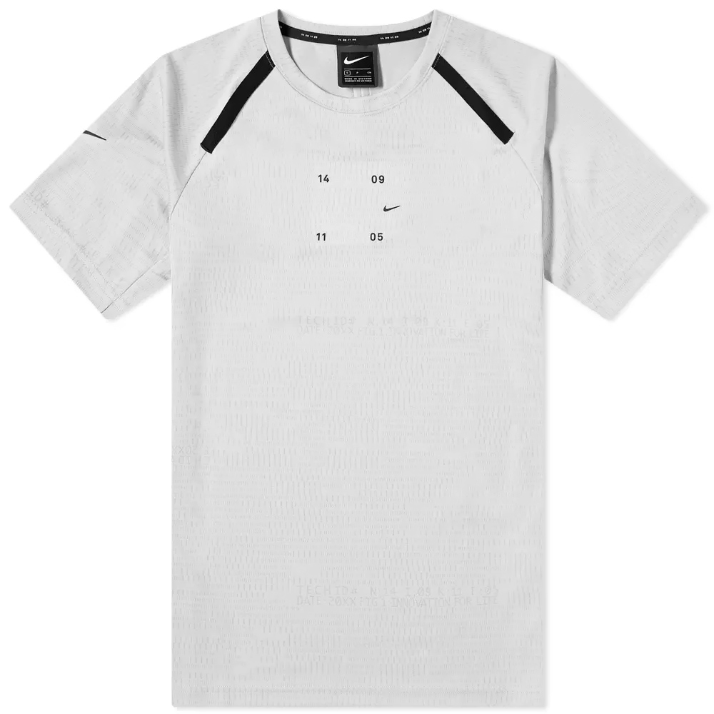 Футболка Nike M NSW TCH PCK TOP SS photo Футболка Nike M NSW TCH PCK TOP SS photo