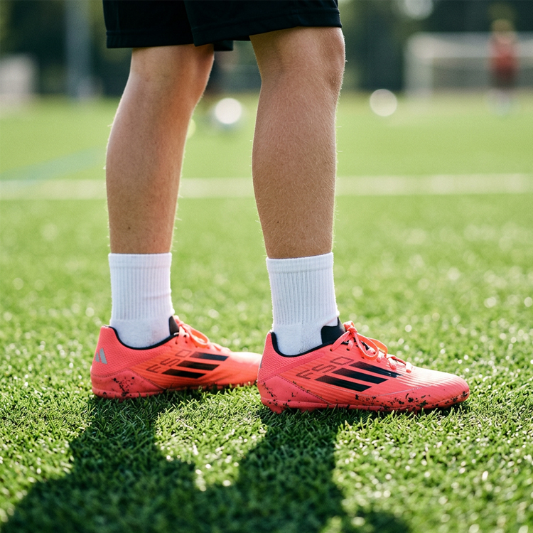 Бутсы Adidas F50 LEAGUE FG/MG J / Мужской / 35.5 / Красный photo 2