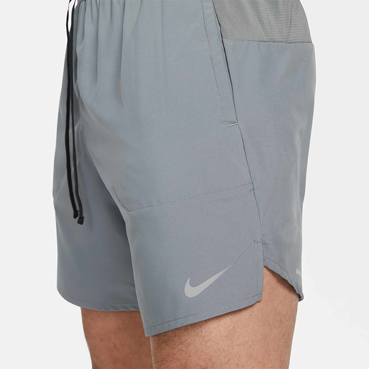 Sorti de bărbați Nike M NK DF STRIDE SHRT 7IN BF XL Gri photo 5