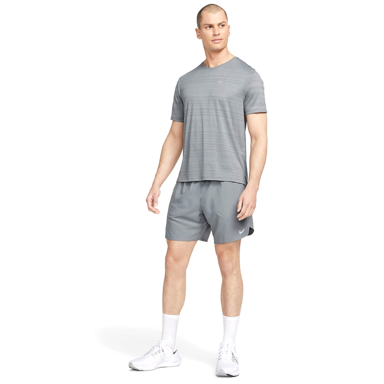 Sorti de bărbați Nike M NK DF STRIDE SHRT 7IN BF XL Gri photo 9