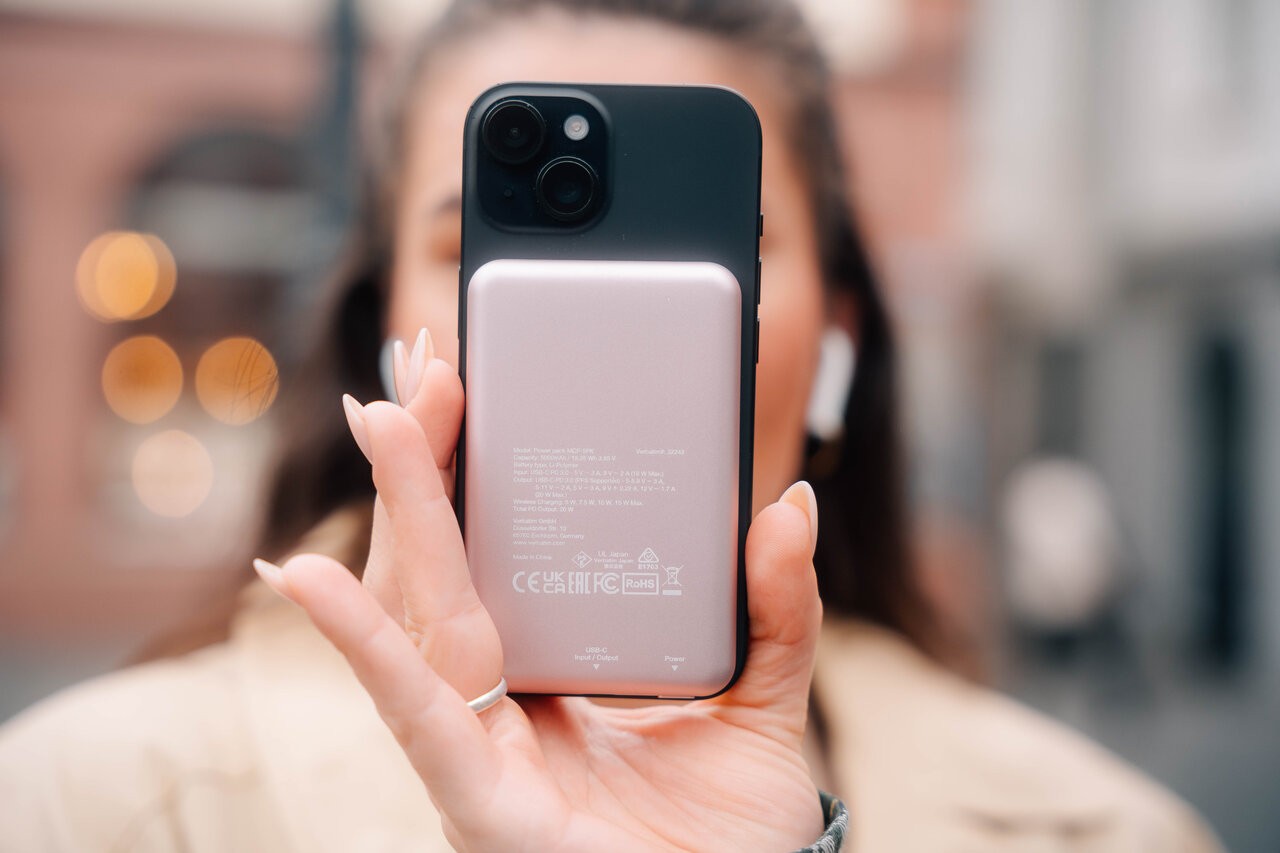 Магнитный беспроводной пауэрбанк Verbatim Charge'n'Go / 5000 mAh / Pink photo 4