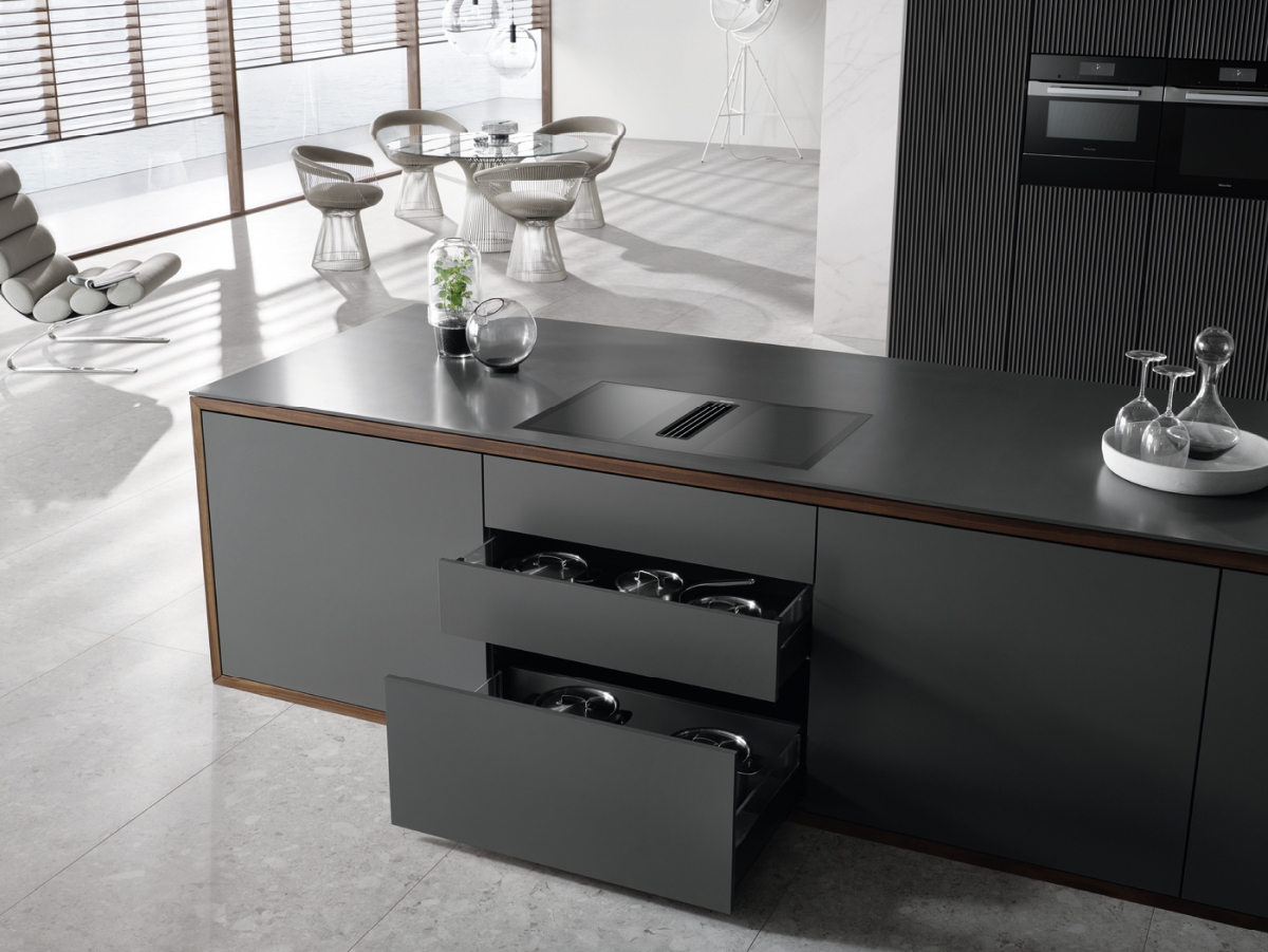 Встраиваемая индукционная панель с вытяжкой Miele KMDA7476FL photo 5