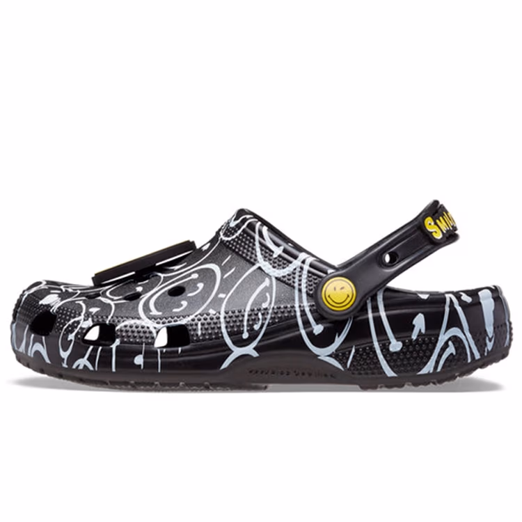 Шлепанцы Crocs Classic 2022 Smiley Clog 
